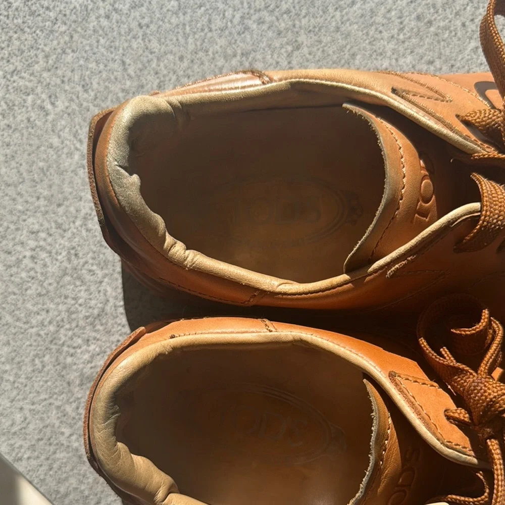 Tod's Men's Tan Leather Sneakers - Picture 5 of 11